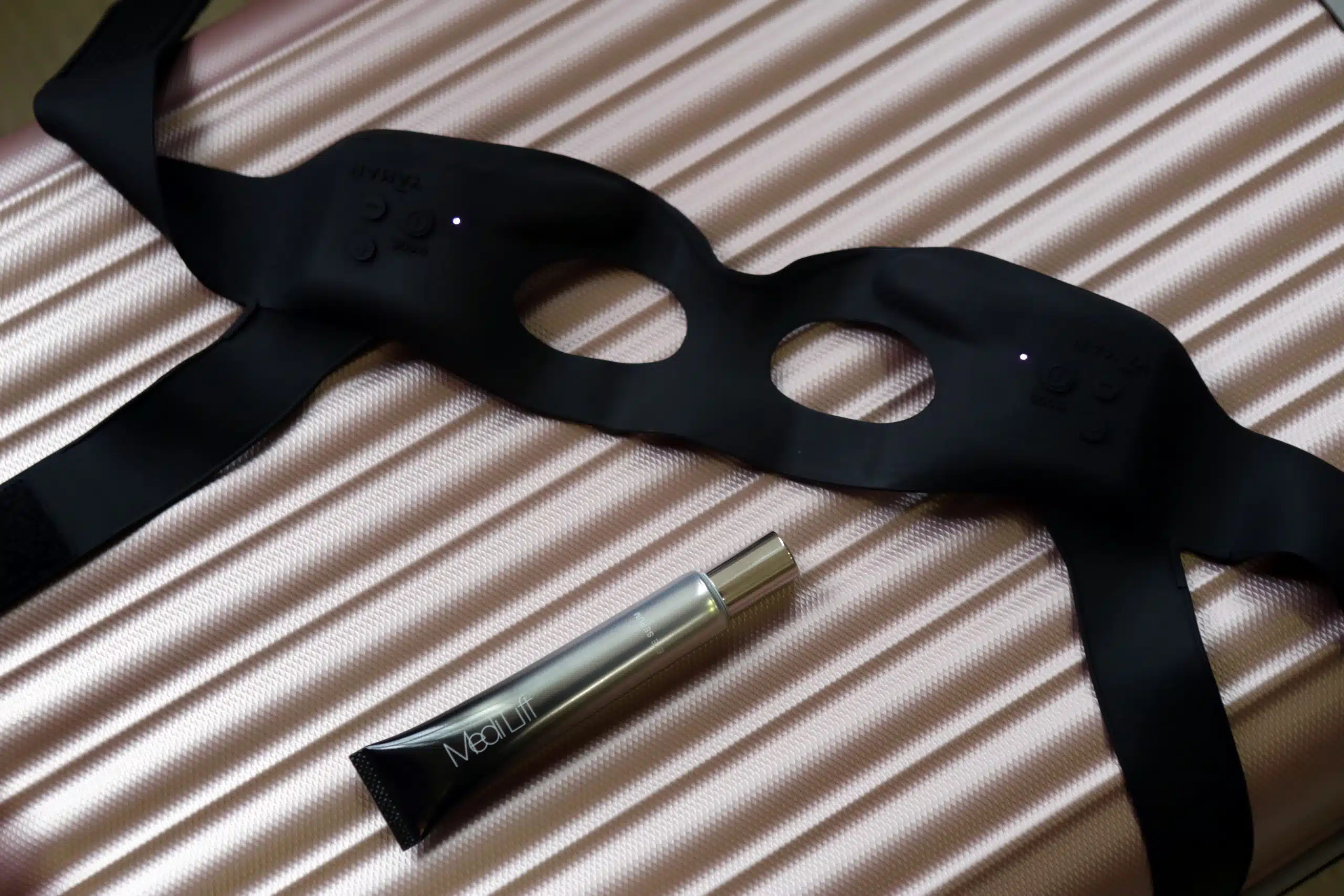 YA-MAN EMS Medi Lift Eye маска для безоперационной блефаропластики и омоложения кожи вокруг глаз — изображение 8